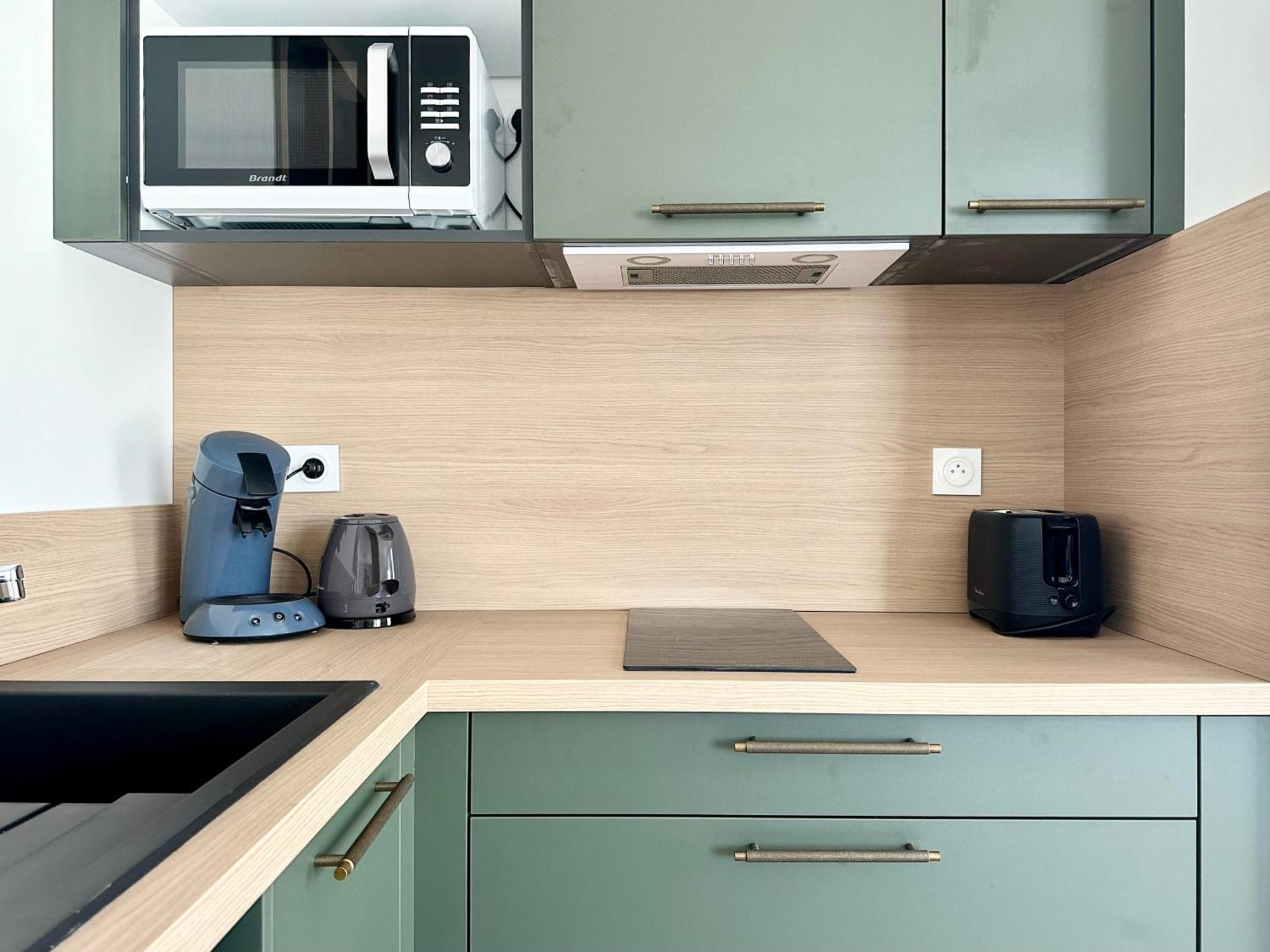 Appartement Au Coeur Des Arenes - Parking - Wifi - Clim
